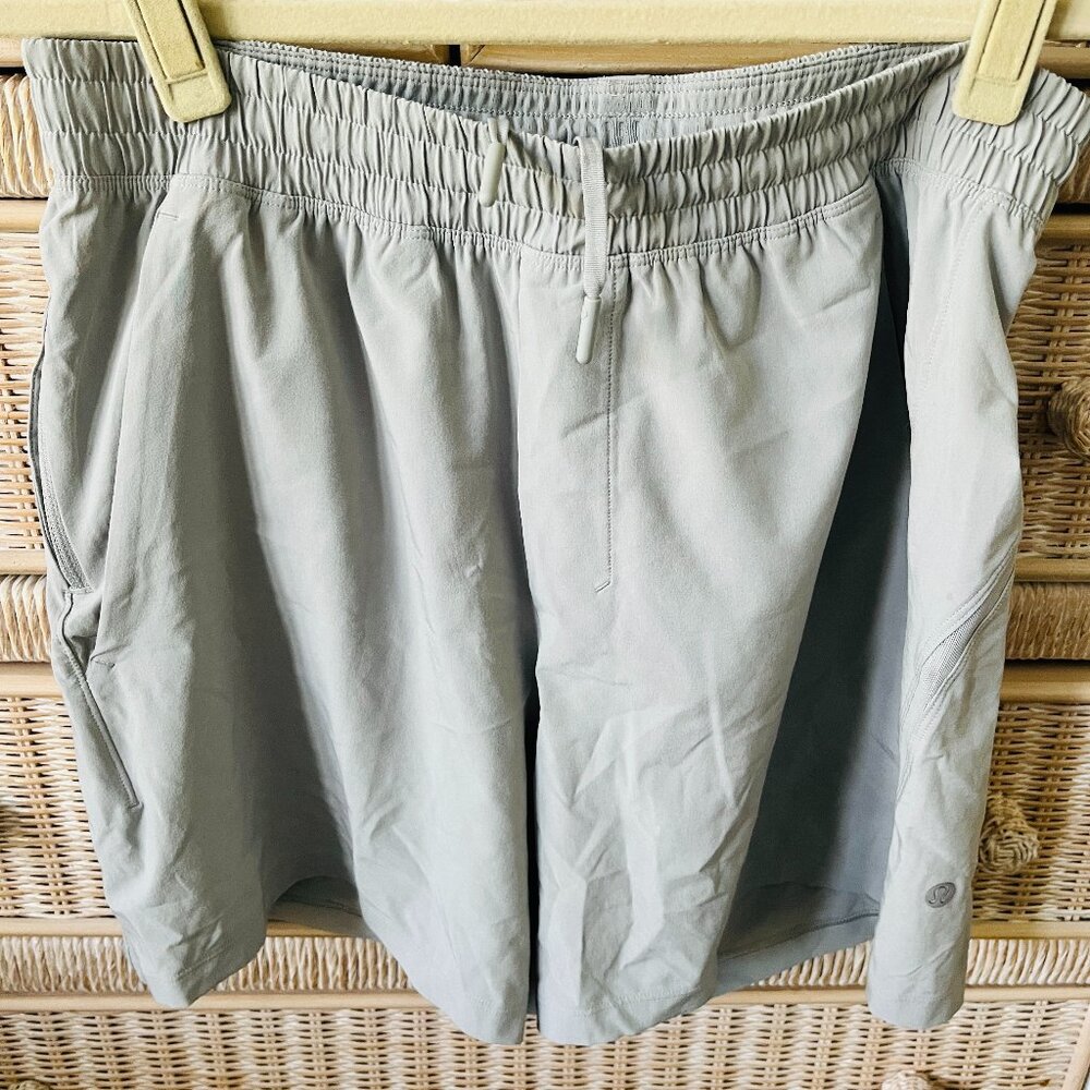 Men's Lululemon Pace Breaker Linerless Short 5" in Silver Drop Size Medium